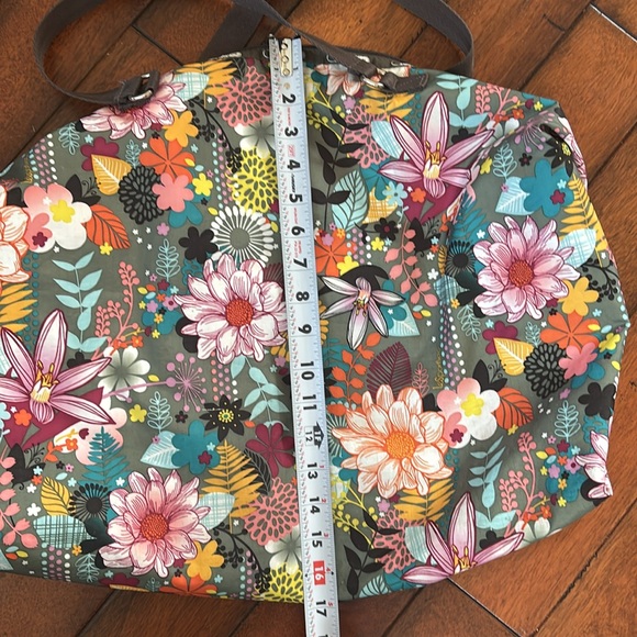 Vintage LeSportsac Duffle Bag - Picture 16 of 17